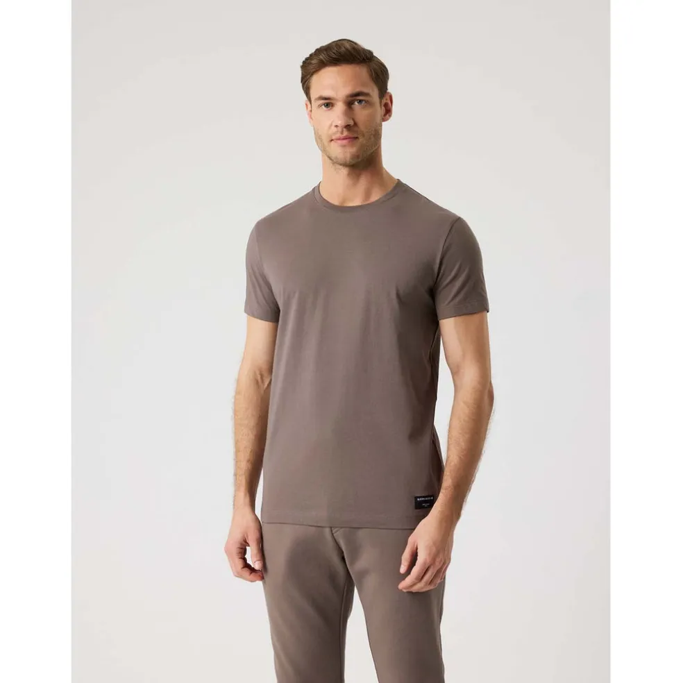 centre t-shirt