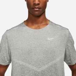 Dri-FIT Rise 365 t-shirt