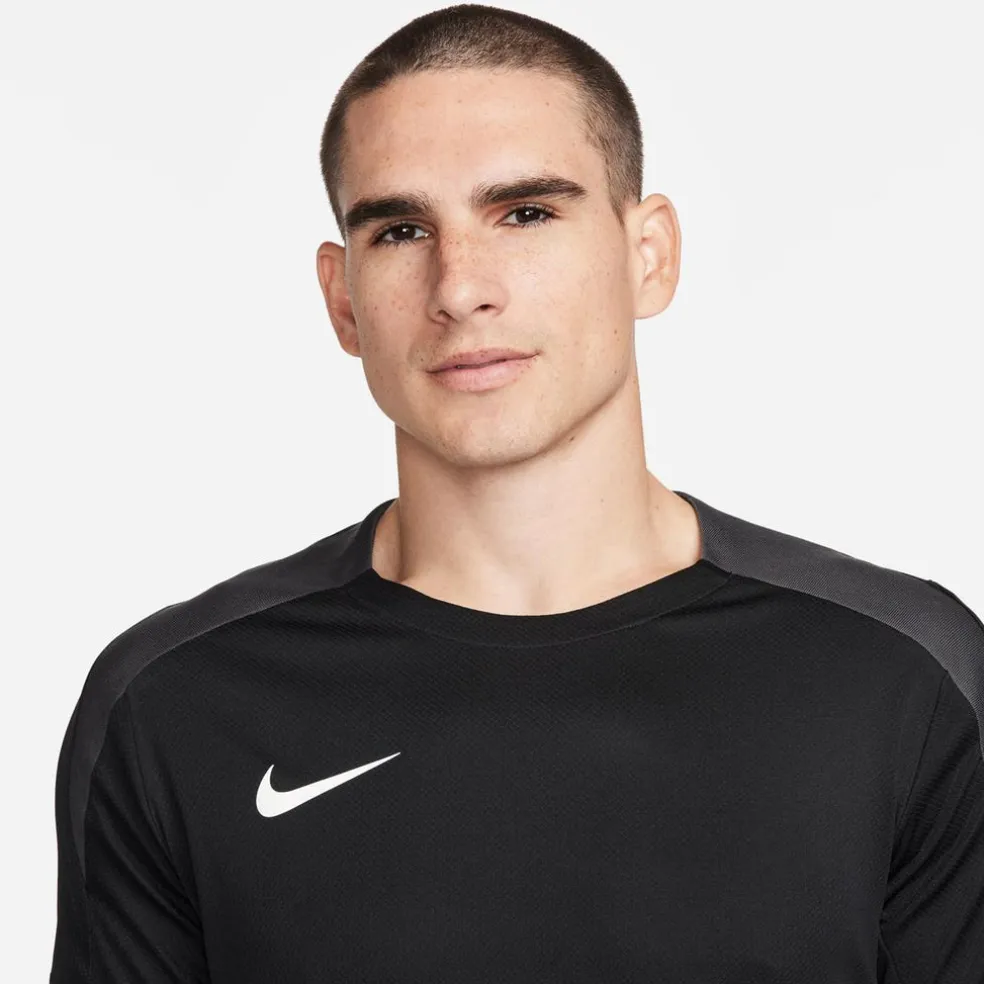 Dri-FIT Strike shirt