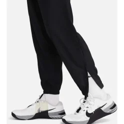 nike dri-fit form men's tapered fit