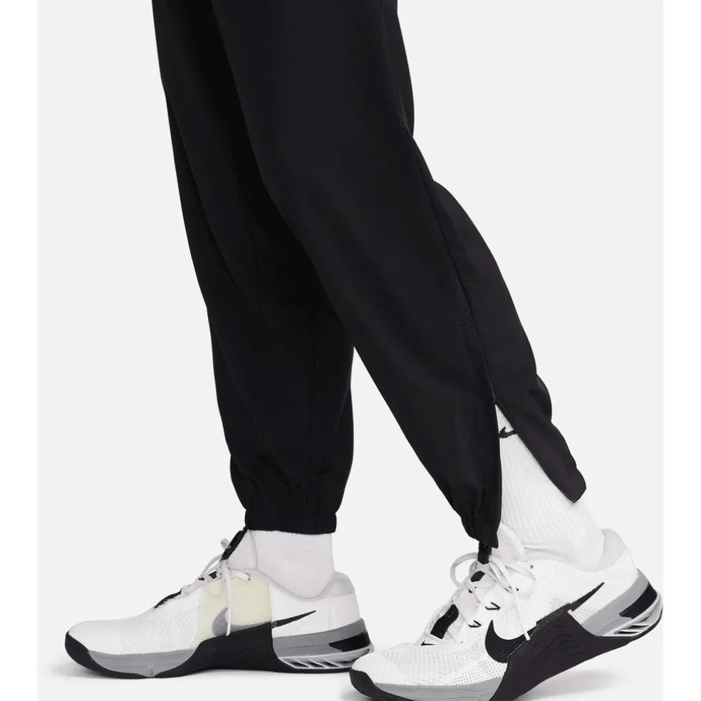 nike dri-fit form men's tapered fit