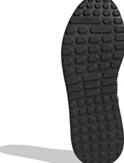 Run 84 sneakers