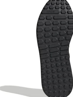 Run 84 sneakers