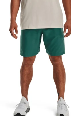 Woven Graphic short